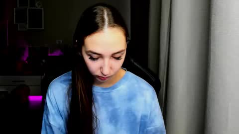 Snapshot of sia0610 chatting on 10/20/25, 02:01 SIA online show from 10/20/25, 02:01