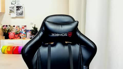 Snapshot of sia0610 chatting on 10/27/25, 12:36 SIA online show from 10/27/25, 12:36