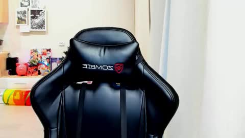 Snapshot of sia0610 chatting on 11/02/25, 02:03 SIA online show from 11/02/25, 02:03