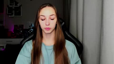 Snapshot of sia0610 chatting on 01/06/26, 02:37 SIA online show from 01/06/26, 02:37