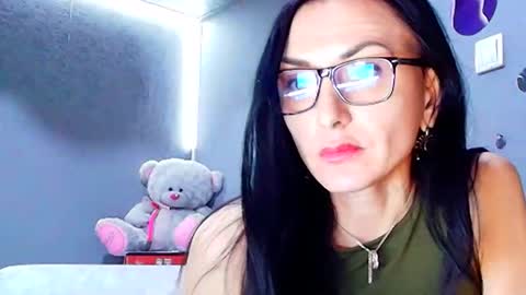 Snapshot of siaconna chatting on 02/19/26, 07:04 Siaconna online show from 02/19/26, 07:04