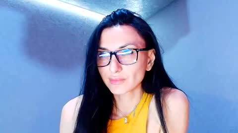 Snapshot of siaconna chatting on 04/16/26, 07:53 Siaconna online show from 04/16/26, 07:53