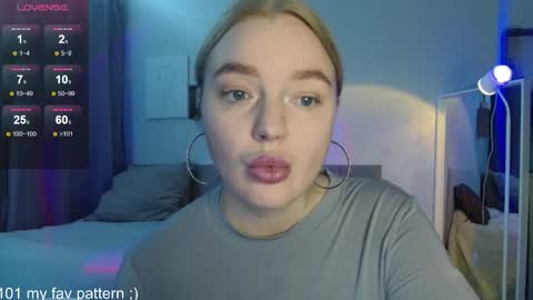 Snapshot of siberian_girl_ chatting on 03/24/26, 05:45 Eva online show from 03/24/26, 05:45
