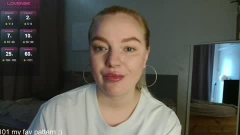 Snapshot of siberian_girl_ chatting on 03/29/26, 09:09 Eva online show from 03/29/26, 09:09