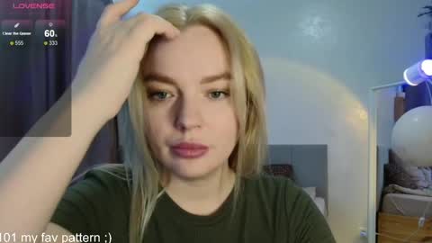 Snapshot of siberian_girl_ chatting on 03/31/26, 04:57 Eva online show from 03/31/26, 04:57