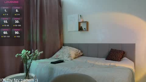 Snapshot of siberian_girl_ chatting on 04/10/26, 05:12 Eva online show from 04/10/26, 05:12