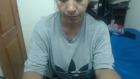 Snapshot of siblley chatting on 12/04/24, 09:02 sara online show from 12/04/24, 09:02