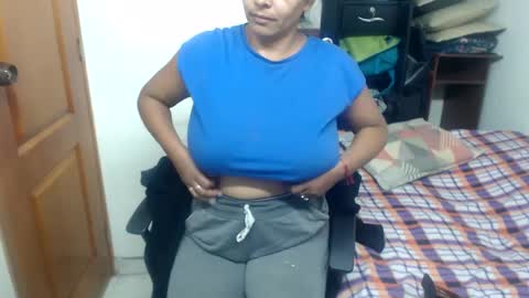 Snapshot of siblley chatting on 12/09/24, 11:24 sara online show from 12/09/24, 11:24