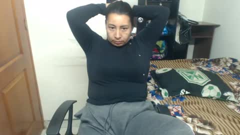 Snapshot of siblley chatting on 02/15/25, 02:04 sara online show from 02/15/25, 02:04