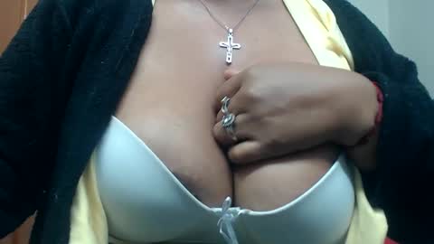 Snapshot of siblley chatting on 02/17/25, 10:14 sara online show from 02/17/25, 10:14