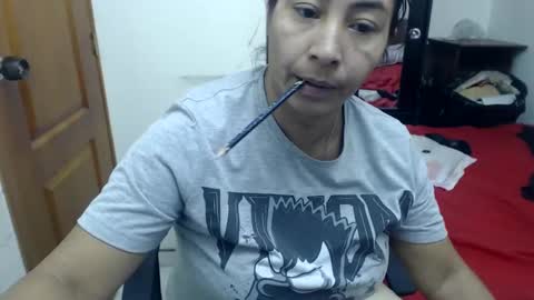 Snapshot of siblley chatting on 03/08/25, 08:57 sara online show from 03/08/25, 08:57