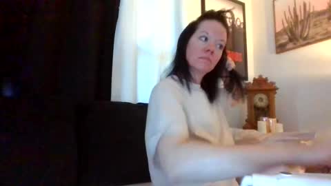 Snapshot of sidneyraee chatting on 08/04/26, 03:36 Mrs. St. Patrickk online show from 08/04/26, 03:36