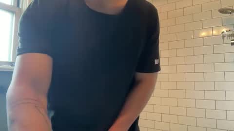 Snapshot of sie273 chatting on 12/17/25, 04:24 sie273 online show from 12/17/25, 04:24