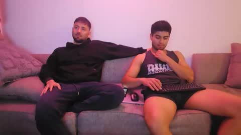 Snapshot of siegfriedll chatting on 10/27/25, 12:58 gily y pablo online show from 10/27/25, 12:58