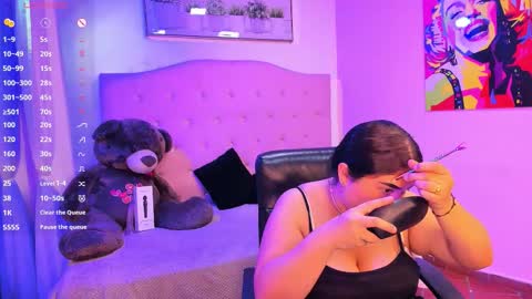 Snapshot of sienna_cavalli chatting on 02/28/26, 01:01 SIENNA online show from 02/28/26, 01:01