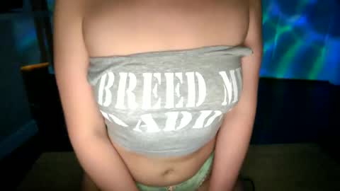 Snapshot of sienna_doll chatting on 10/26/25, 01:11 Sienna Doll online show from 10/26/25, 01:11