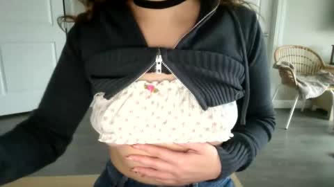 Snapshot of sienna_doll chatting on 10/30/25, 02:51 Sienna Doll online show from 10/30/25, 02:51