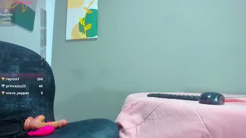 Snapshot of sienna_glow chatting on 12/13/25, 07:53 sienna_glow online show from 12/13/25, 07:53