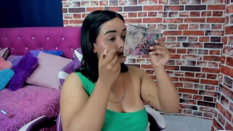 Snapshot of sienna_lux01 chatting on 04/10/26, 02:39 sienna_lux01 online show from 04/10/26, 02:39