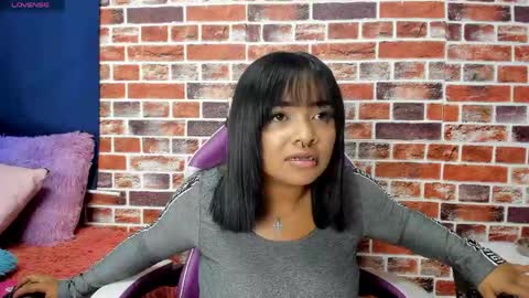 Snapshot of sienna_lux01 chatting on 05/12/26, 02:19 sienna_lux01 online show from 05/12/26, 02:19