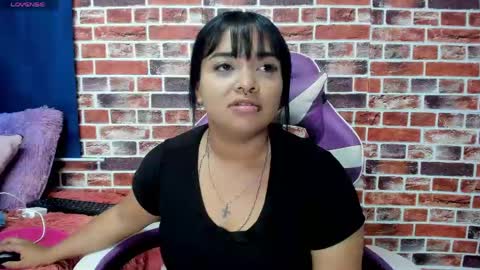 Snapshot of sienna_lux01 chatting on 05/13/26, 02:31 sienna_lux01 online show from 05/13/26, 02:31