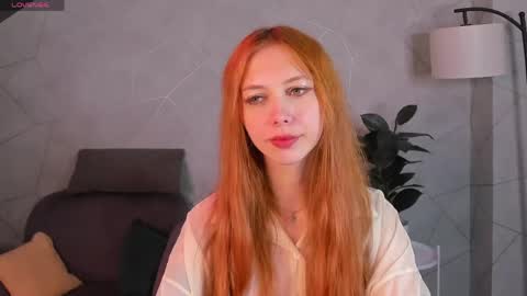 Snapshot of sienna_nyx chatting on 04/18/26, 09:13 Sienna online show from 04/18/26, 09:13