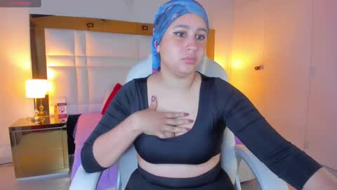 Snapshot of siennaa_rose chatting on 10/02/25, 11:28 Sienna  online show from 10/02/25, 11:28