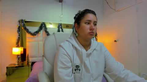 Sienna  online show from 12/17/25, 11:16