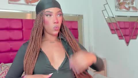 Snapshot of siennaclark chatting on 03/09/26, 05:50 Sienna online show from 03/09/26, 05:50