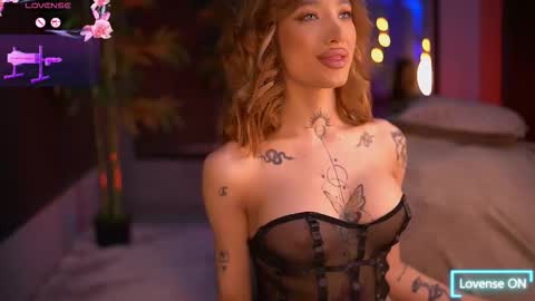 Sienna online show from 10/22/25, 05:34