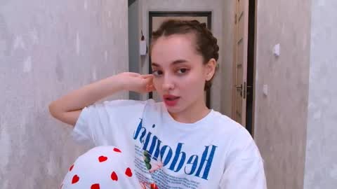 Sienna Mia online show from 05/14/26, 01:07