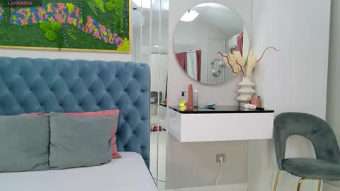 Sienna online show from 09/28/25, 03:45