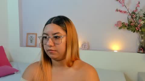 Snapshot of siennarose3 chatting on 02/07/25, 04:06 Sienna Rose online show from 02/07/25, 04:06