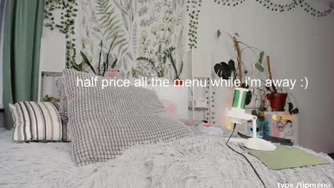 Snapshot of sierra_diamond chatting on 02/23/25, 05:07 Si online show from 02/23/25, 05:07