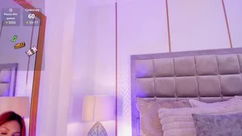 Snapshot of sierrataylor1 chatting on 02/11/25, 07:48 online show from 02/11/25, 07:48