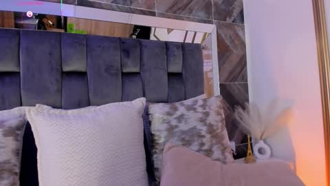 Snapshot of sierrataylor1 chatting on 11/19/25, 11:38 online show from 11/19/25, 11:38