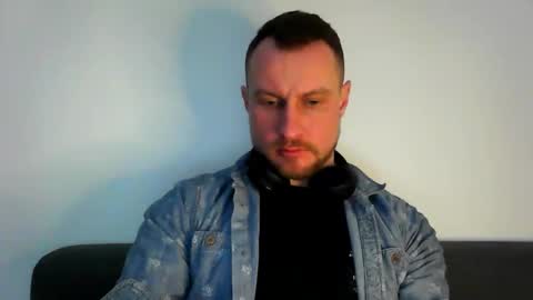 Snapshot of siggurd7one chatting on 02/20/25, 05:18 Orlando online show from 02/20/25, 05:18
