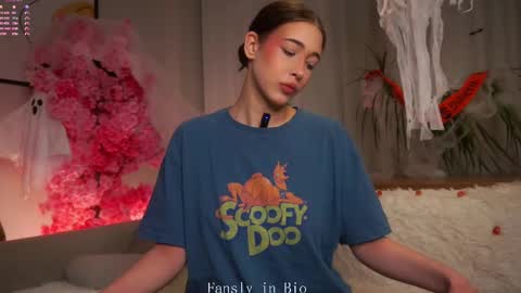 Eva  online show from 10/28/25, 11:14