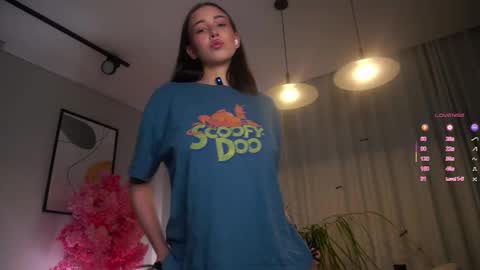 Eva  online show from 11/06/25, 11:22