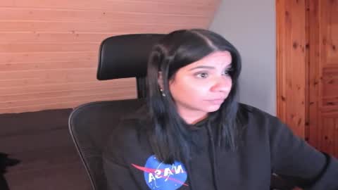 Snapshot of siirena chatting on 02/25/26, 11:53 siirena online show from 02/25/26, 11:53