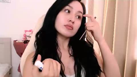 Snapshot of silk_ann chatting on 06/27/26, 02:01 silk_ann online show from 06/27/26, 02:01