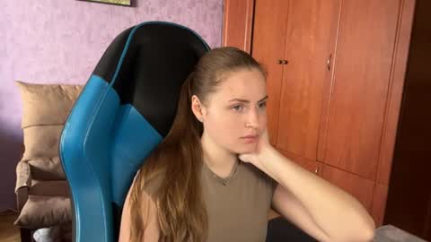 Erica online show from 06/17/26, 12:29