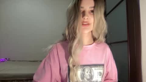 Snapshot of silkybabe19 chatting on 12/03/25, 09:46 silkybabe19 online show from 12/03/25, 09:46