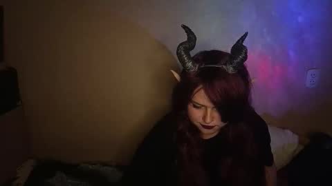 Snapshot of silkyscent chatting on 10/09/25, 07:01 silkyscent online show from 10/09/25, 07:01