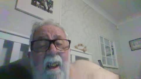 Snapshot of sillyoldman45221063 chatting on 04/01/26, 08:50 sillyoldman45221063 online show from 04/01/26, 08:50
