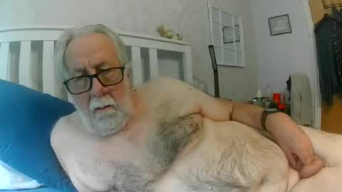 Snapshot of sillyoldman45221063 chatting on 07/23/26, 05:00 sillyoldman45221063 online show from 07/23/26, 05:00