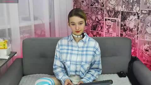 Snapshot of silva__tail chatting on 10/16/25, 01:23 Silva online show from 10/16/25, 01:23