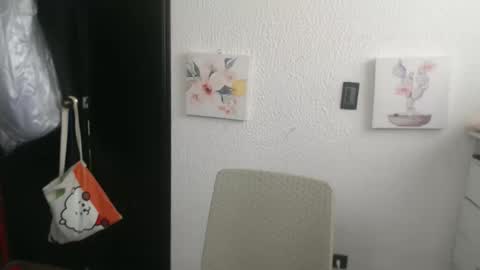 Snapshot of silvanaroberts_ chatting on 04/14/26, 03:18 Rouse online show from 04/14/26, 03:18
