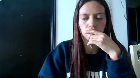 Snapshot of silvanaroberts_ chatting on 06/17/26, 05:03 Rouse online show from 06/17/26, 05:03