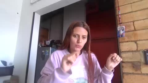 Snapshot of silvanaroberts_ chatting on 06/20/26, 04:32 Rouse online show from 06/20/26, 04:32